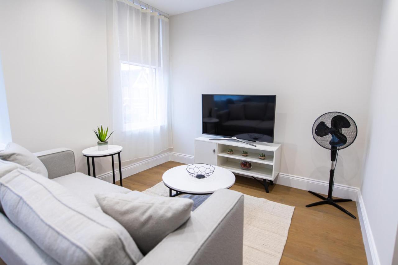 Апарт отель Ealing Residency Лондон Экстерьер фото
