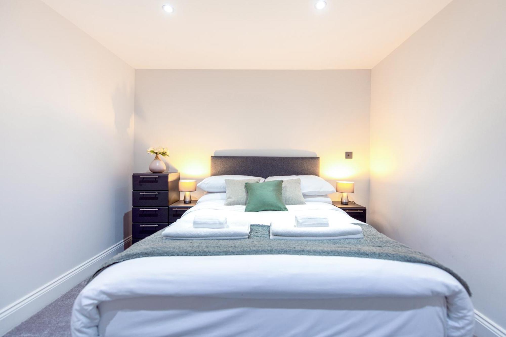 Апарт отель Ealing Residency Лондон Экстерьер фото