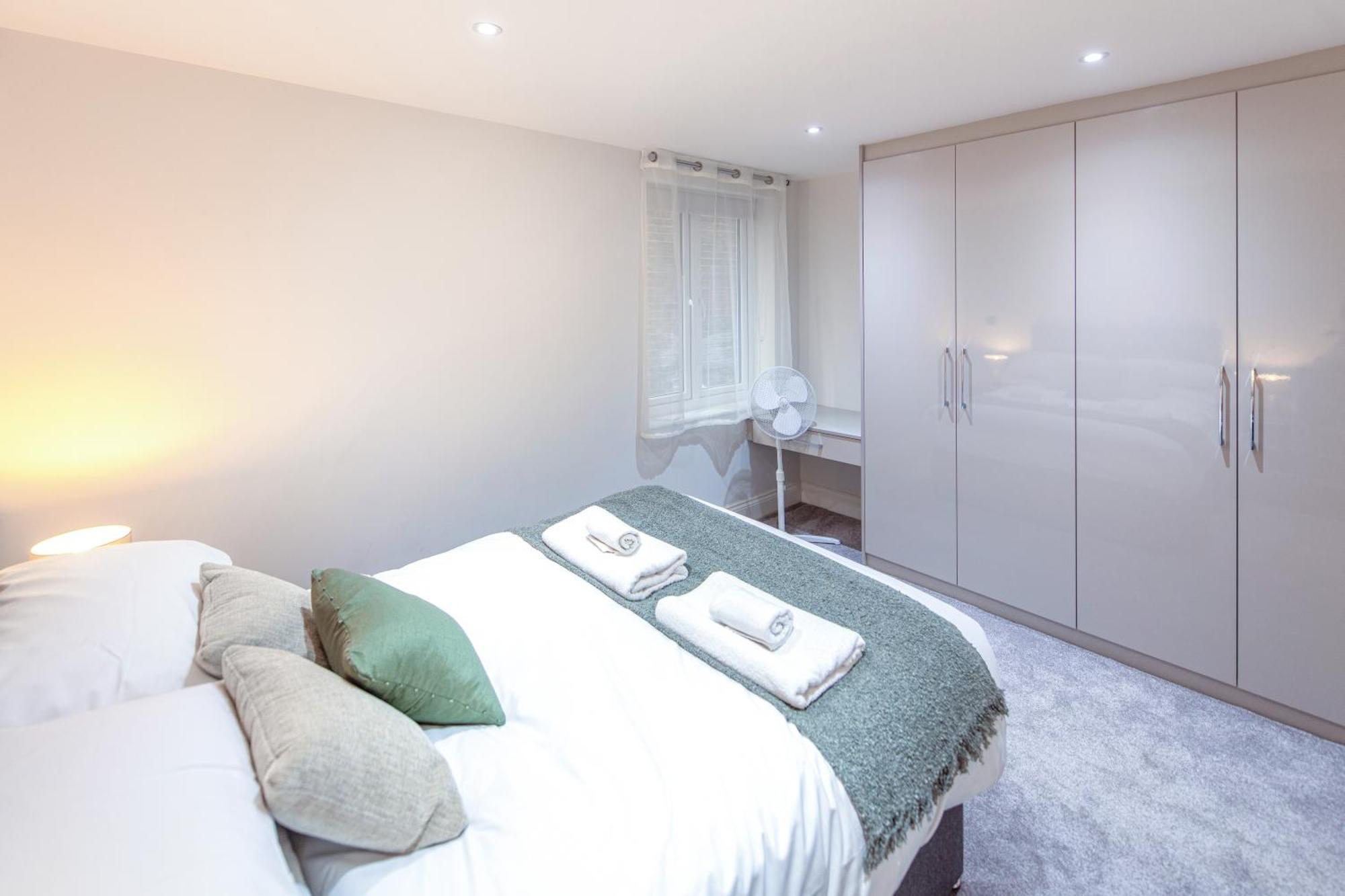 Апарт отель Ealing Residency Лондон Экстерьер фото