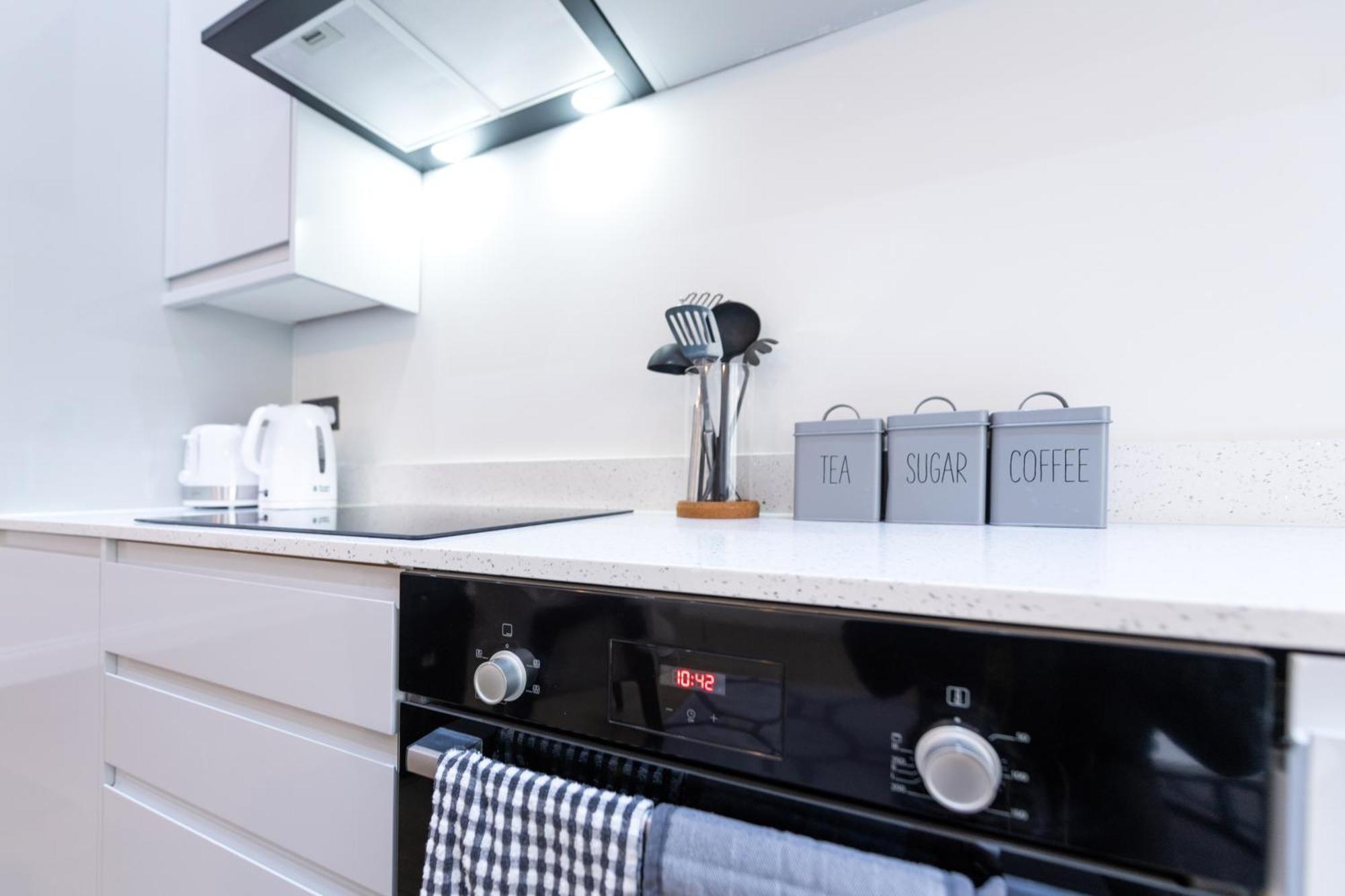 Апарт отель Ealing Residency Лондон Экстерьер фото